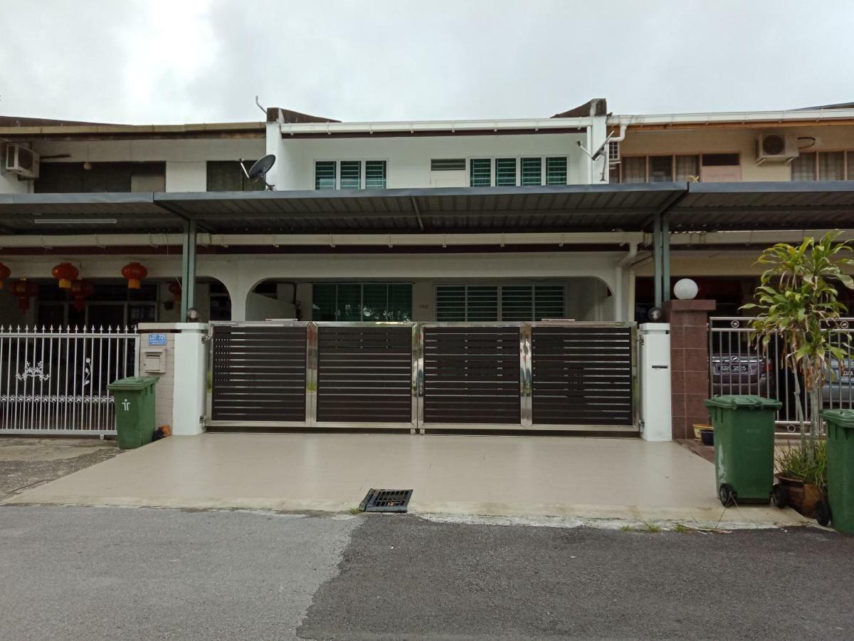 722 Homestay 古晋 外观 照片
